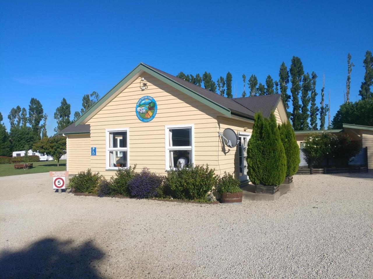 Waiau Motor Camp & Cabins Экстерьер фото