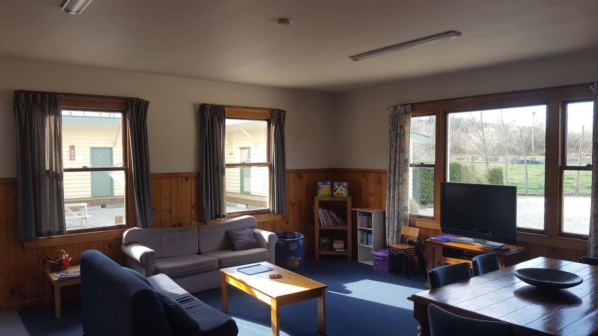 Waiau Motor Camp & Cabins Экстерьер фото